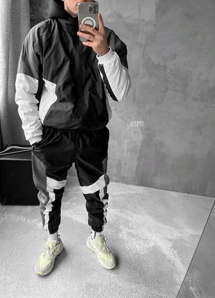 Спортивный костюм черно-белый