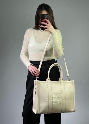 Якісна жіноча сумка marc jacobs large tote bag  с ручками на плече великого розміру бежева