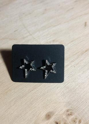 Серьги звездочки гвоздики с камушками черные звезда звезды серьги2 фото
