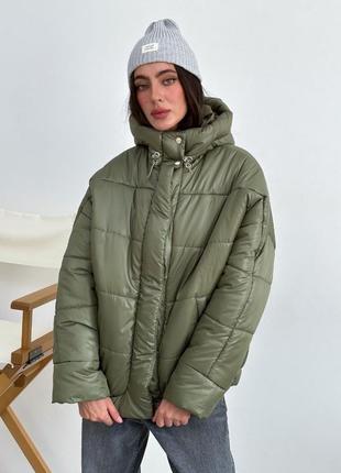 Женская зимняя объемная куртка с капюшоном4 фото