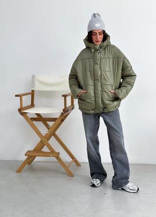 Женская зимняя объемная куртка с капюшоном5 фото