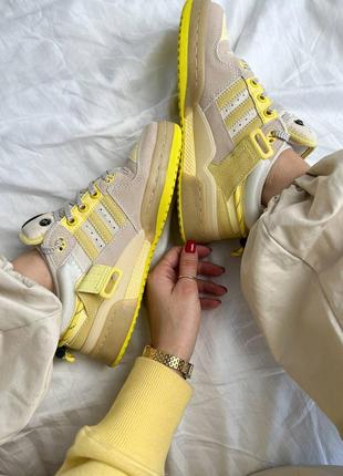 Женские кроссовки adidas forum x bad banny yellow желтого цвета4 фото