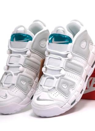 Женские кроссовки nike air more uptempo white grey белого с серым цветами