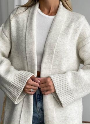 Удлиненный теплый кардиган миди мягкий вязаный без застёжек бежевый белый молочный лёгкое пальто длинная кофта накидка мантия10 фото