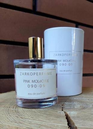 Zarkoperfume pink molécule 090.09
. стоимость 1 мл - 50 грн.1 фото