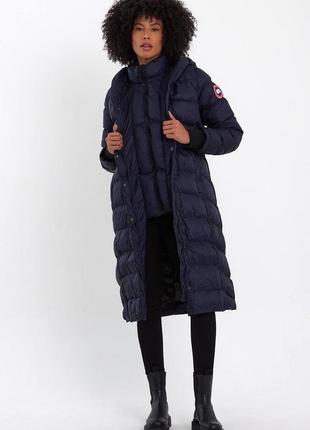 Пуховик в стилі canada goose