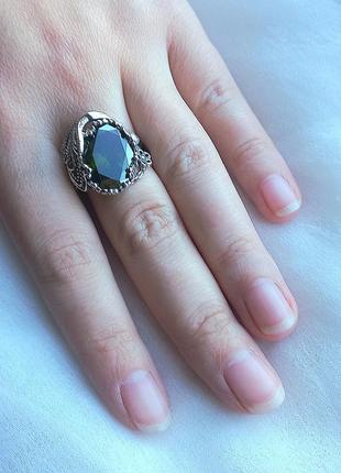 Хризолит камень серебряное кольцо7 фото