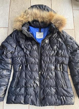 Куртка жіноча від moncler