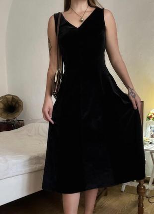 Чарівна вінтажна оксамитова сукня 1980-х років в чорному кольорі від your sixth sense1 фото