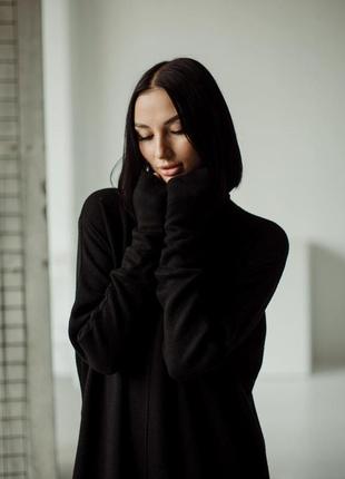 Теплое черное платье макси с рукавами митенками из шерсти