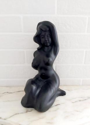 Статуэтка из черной глины керамика2 фото