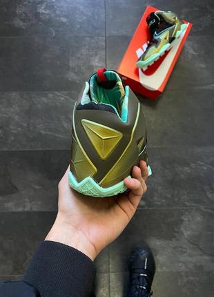 Кроссовки
nike lebron 11 - " king's pride "4 фото