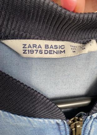 Джинсовий бомбер піджак із нашивками zara8 фото