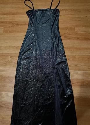 Неймовірна чорна сукня