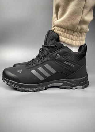Зимові черевики adidas хутро чорні
