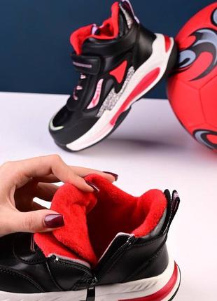Демисезонные кроссовки на девочку черно-красные4 фото