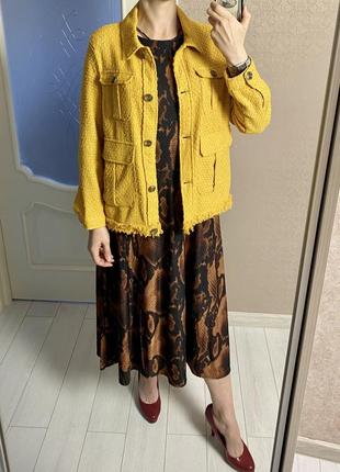Жакет букле гірчичного кольору viva couture, жакет с кишенями і бахромою