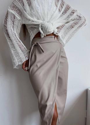 Кожаная юбка-миди карандаш на запах искусственная эко кожа матовая стильная трендовая юбка черная коричневая бежевая2 фото