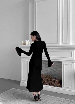 Сукня міді однонтонна на довгий рукав приталена якісна стильна базова чорна червона5 фото