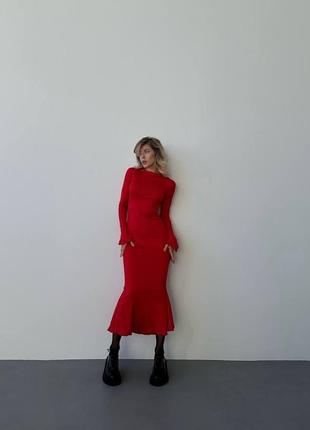 Платье миди однонтонное на длинный рукав приталенное качественная стильная базовая черная красная6 фото