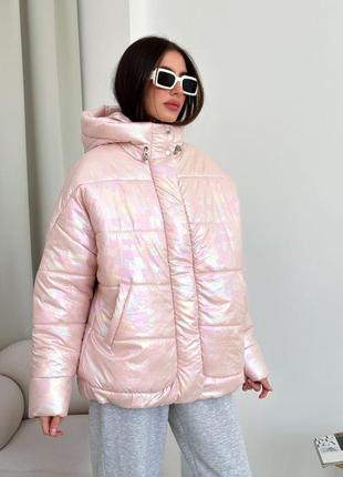 Зимняя женская куртка 42-46 очень мягкая, воздушная и легкая, с капюшоном, на молнии и заклепках1 фото