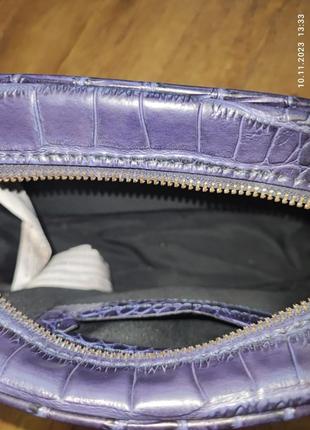 Филолетовая сумка кросс боди zara с змеиным принтом9 фото