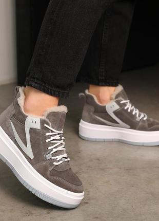 Кроссовки замшевые с мехом зима на платформе серые 587340