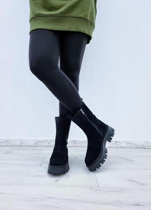 Женские зимние замшевые натуральные ботинки на высокой платформе черные ch-226 фото