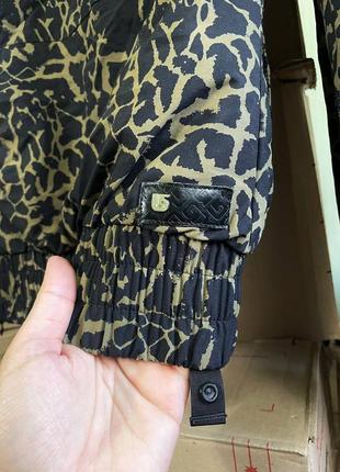 Женская зимняя горнолыжная куртка с мехом burton lush jacket6 фото