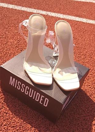 Нові босоніжки бренду missguided