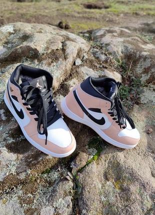 Nike air jordan 1 retro hill. хутро.