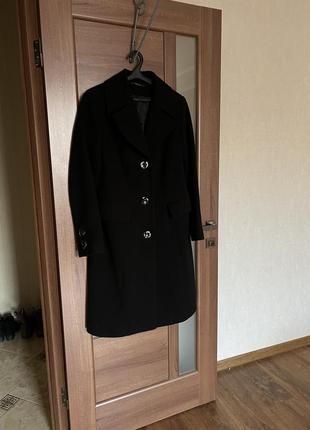 Стильное черное классическое пальто размер м-л3 фото