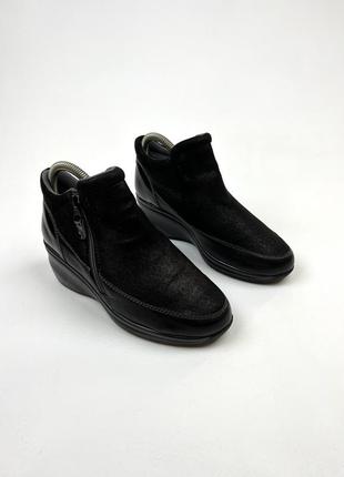 Женские кожаные демисезонные ботинки