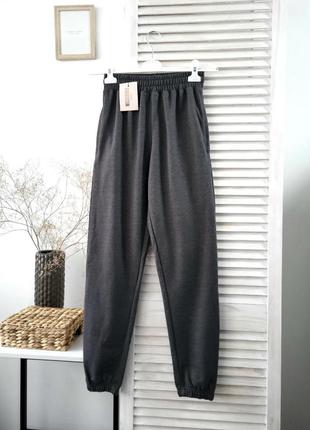 Спортивные штаны серого цвета missguided