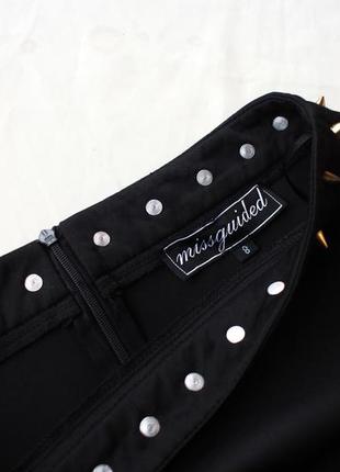 Базовая черная юбка карандаш с шипами от missguided3 фото