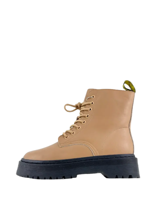 Жіночі ботінки dr. martens jadon beige - розпродаж.