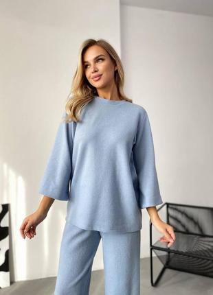 Женский трендовый брючный костюм: широкие брюки кюлоты и кофта2 фото