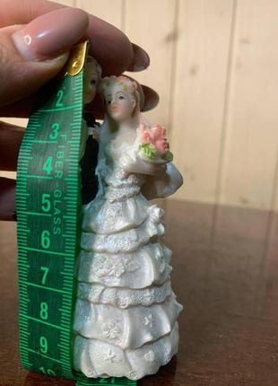 Статуэтка жених и невеста. пара