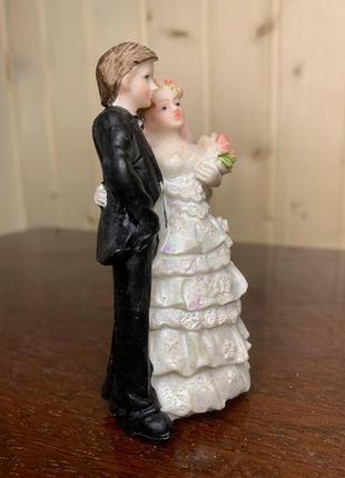 Статуэтка жених и невеста. пара