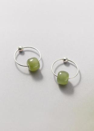Сережки-кільця срібні з намистинкою з нефриту, сережки із зеленого натурального каменю, срібло 925 проби3 фото