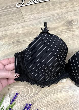 Outfit fashion красивый стильный бюстгальтер в полоску с элементами кружева