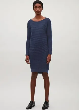 Cos  вовняна сукня в рубчик