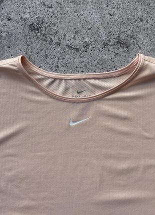 Оригинальная спортивная футболка nike центр лого3 фото