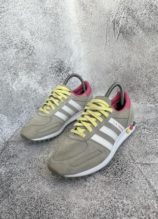 Кросівки adidas la trainer6 фото