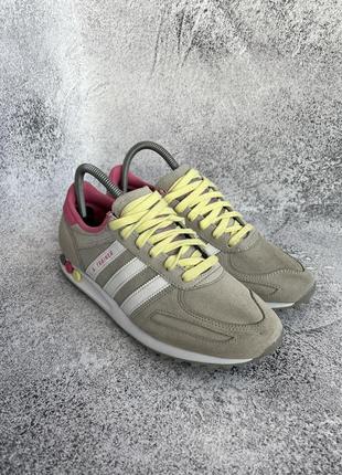 Кросівки adidas la trainer4 фото