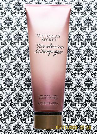 Зволожуючий парфумований лосьйон для тіла victoria's secret strawberries & champagne body lotion