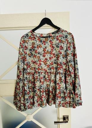 Блуза с рюшами в цветочный принт большого размера6 фото