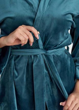 Велюрова жіноча домашня піжама-трійка халат футболка та штани гарний домашній стильний комплект для жінок5 фото