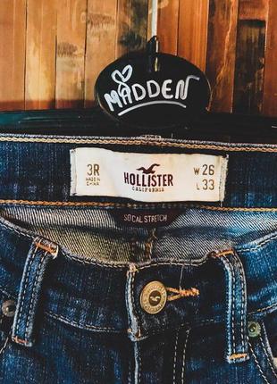 Темные рваные джинсы от hollister3 фото