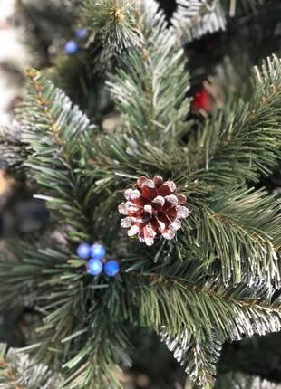 Штучна ялинка «різдвяна з шишками і синьою калиною» 2.5 м, високої якості3 фото